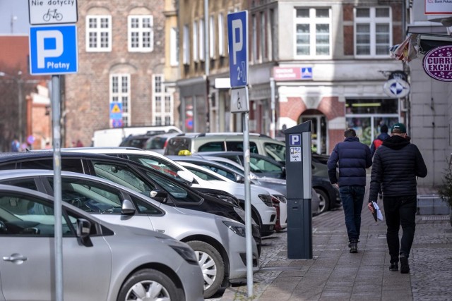 26.03.2019 gdanskstrefa platnego parkowania w centrum gdanska . znki - oznaowanie strefyfot. przemek swiderski / polska press / dziennik baltycki