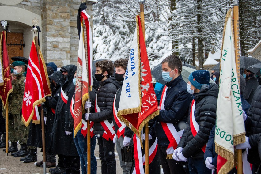 Zakopane. Pogrzeb Jerzego Zacharki - wicestarosty tatrzańskiego. Został pośmiertnie odznaczony Orderem Oficerskim Odrodzenia Polski 