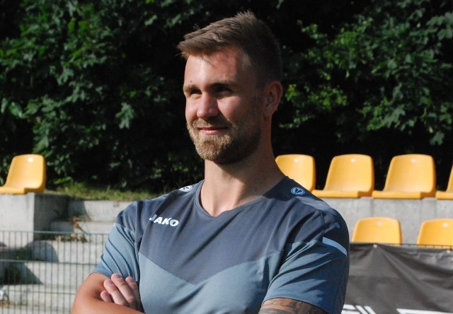 24-letni Artur Marzec został trenerem bramkarzy czwartoligowej Pogoni Staszów.