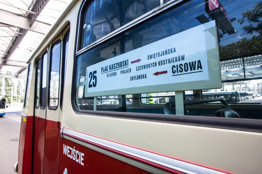 Gdyńska linia 25 obchodzi swoje 70-lecie. Z tej okazji w środę 15.07.2020 po ulicach Gdyni kursować będą zabytkowe trolejbusy. Zdjęcia