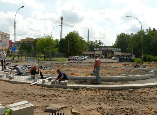 Budowa ronda przy Bramie Nr 1 Huty Stalowa Wola.