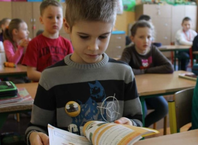 Kamil Prymula ze Szkoły Podstawowej nr 5 został laureatem konkursu ogłoszonego przez Ministerstwo Edukacji Narodowej dla uczniów, którzy rozpoczęli naukę w wieku 6 lat.  Uczeń jest przykładem na to, że 6-latki dobrze radzą sobie w szkole.