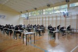 Matura próbna 2023 w powiecie przysuskim. W Lipinach w gminie Odrzywół uczniowie pisali egzamin z matematyki