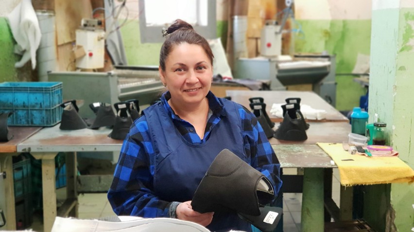 Rozalia z Ukrainy znalazła pracę w szwalni zakładu PPO w...