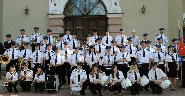 Orkiestra Ochotniczej Straży Pożarnej w Białobrzegach zagra koncert jubileuszowy dla mieszkańców.