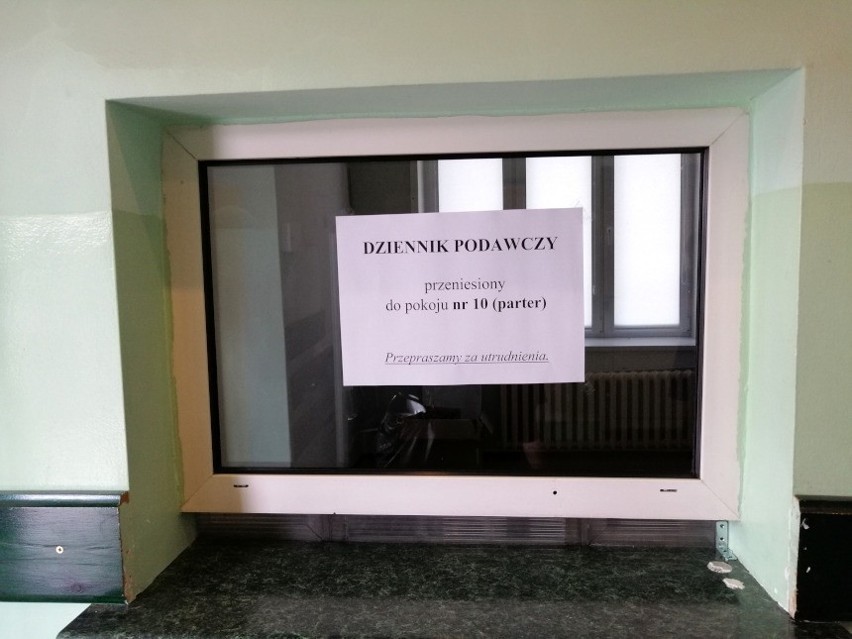 Trwa remont budynku Urzędu Miasta w Trzebini. Utrudnienia dla petentów 