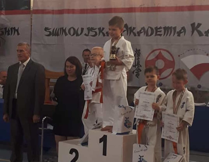 Młodzi adepci karate zebrali kolejne cenne doświadczenia.