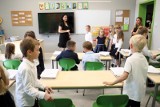 Klasa integracyjna: podstawowa forma edukacji włączającej w polskich szkołach. Poznaj zalety i wyzwania oddziałów integracyjnych