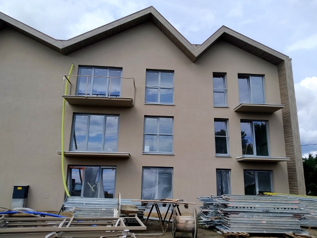Dom w ramach projektu Nowa Murowana jest już na ukończeniu. Znajdą się w nim kawalerki, mieszkania dwu i trzypokojowe. Oddanie do użytku inwestycji zaplanowano na II kwartał 2024