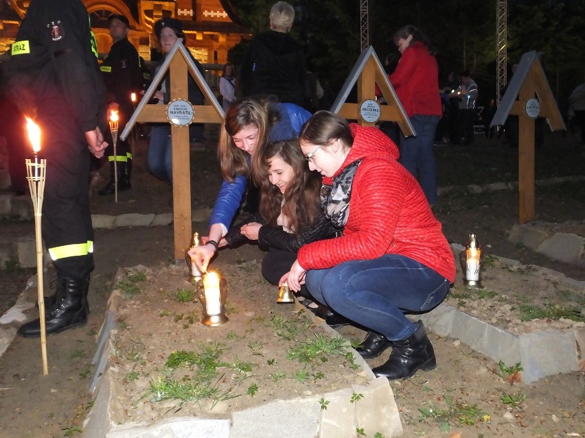 100-lecie Bitwy pod Gorlicami. Ponad tysiąc zniczy zapłonęło na Pustkach [ZDJĘCIA]