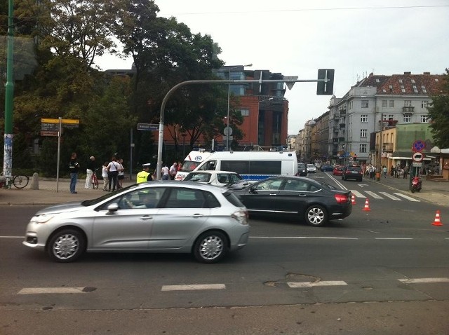 Wypadek na skrzyżowaniu Królowej Jadwigi i Półwiejskiej.