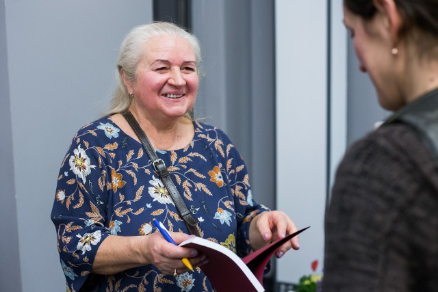 Teresa Zielińska podczas promocji swojej książki w bibliotece. Kolejne z nią spotkanie - 22 lutego w MŚO.