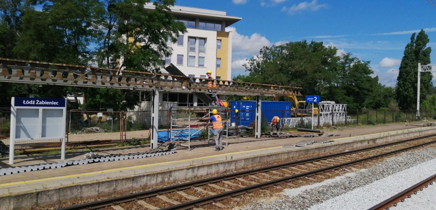 Łódź Żabieniec: Nowo wybudowany peron jak patelnia. ZDJĘCIA