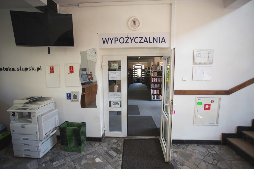 "Biblioteka długo jeszcze nie będzie takim miejscem, jakim była przed pandemią" - o kwarantannie dla książek i działaniach biblioteki