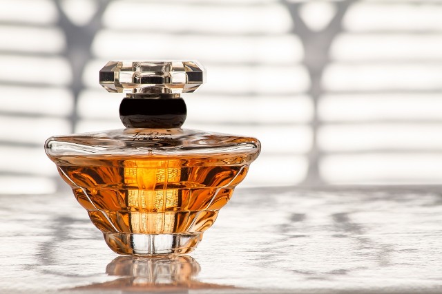 Perfumy mogą być słodkie, orzeźwiające, delikatne, orientalne i inne. Wybór zależy od preferencji.