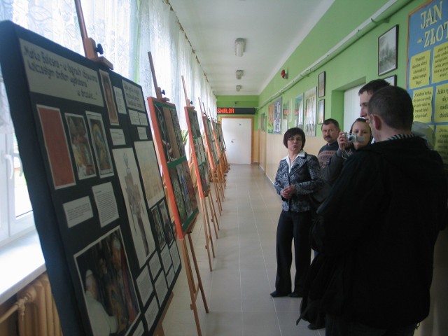 Na konkurs wpłynęło 56 prac od uczniów szkół podstawowych i gimnazjów z terenu powiatu tarnobrzeskiego.