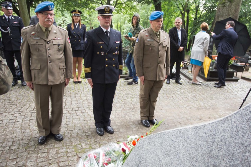 W piątkowe południe w Słupsku odbyły się miejskie obchody 77. rocznicy ludobójstwa Polaków na Wołyniu