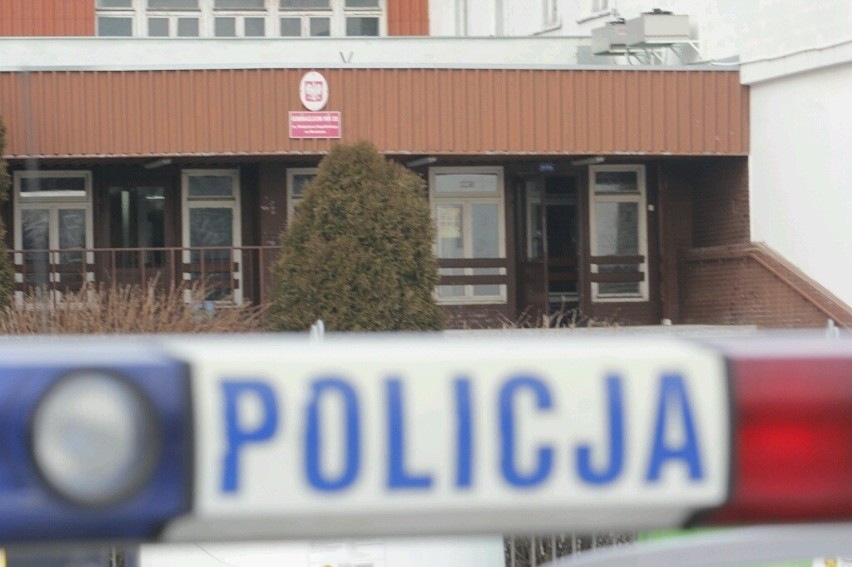 Wrocław: Gaz pieprzowy w gimnazjum przy Orzechowej. Ewakuacja 400 osób