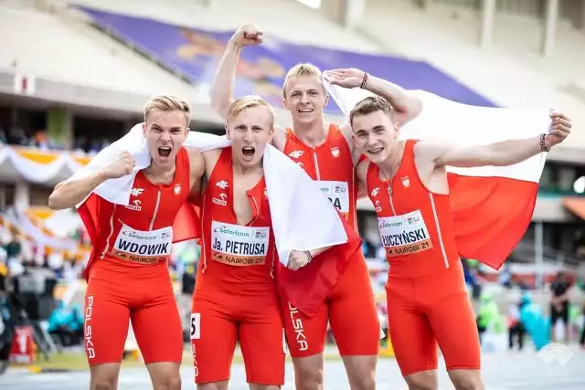Polska sztafeta 4x100 m, kt&oacute;ra w 2021 roku zdobyła brązowy medal MŚ junior&oacute;w, drugi z lewej Jakub Pietrusa ze Stryszawy