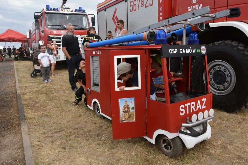 Trwa Międzynarodowy Zlot Pojazdów Pożarniczych w Główczycach...