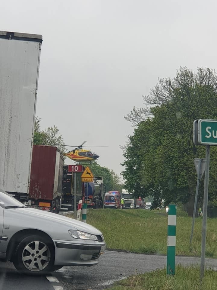 Wypadek w Suchaniu. BMW jechali młodzi stargardzianie. W wypadku zginął kierowca 