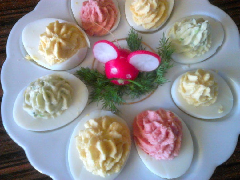 Jaja faszerowane na Wielkanoc.
