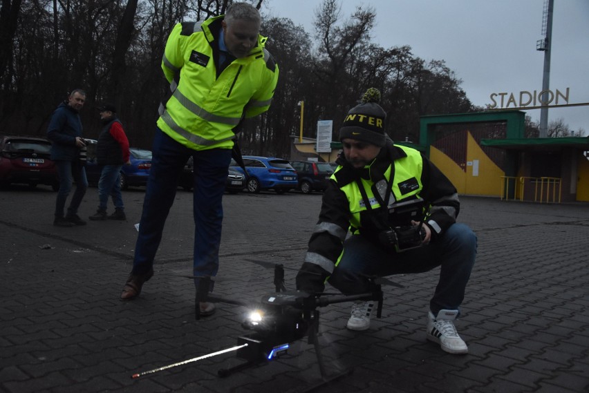 W Rybniku drony sprawdzają czym w piecach palą mieszkańcy....