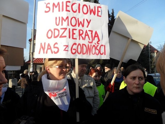 Pracownicy ochrony kopalni Sobieski i Janina protestowali przeciw umowom śmieciowym