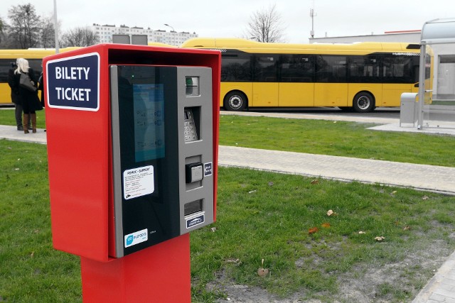 W biletomacie można zapłacić wyłącznie kartą albo telefonem, płacący nie ponosi żadnych dodatkowych kosztów