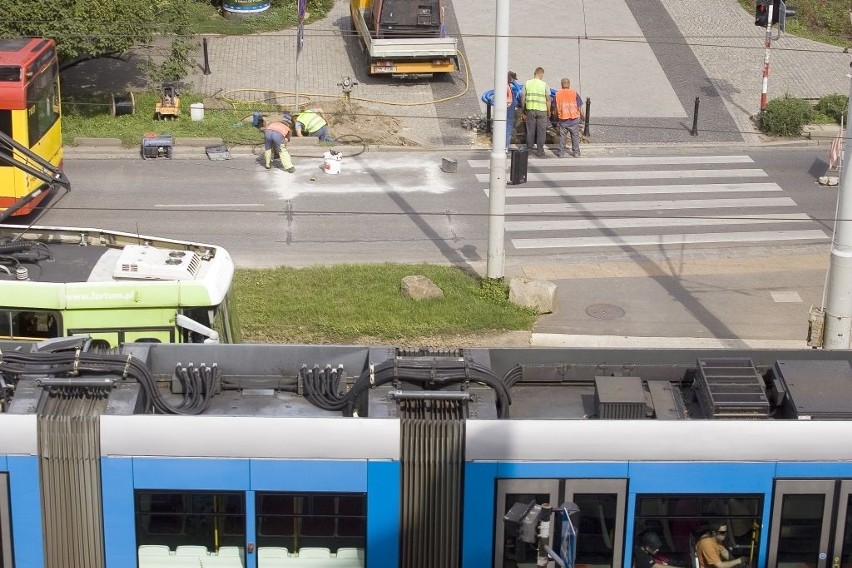 We Wrocławiu tną ulice, by przyspieszyć tramwaje. Powstają kolejne etapy ITS (ZOBACZ)