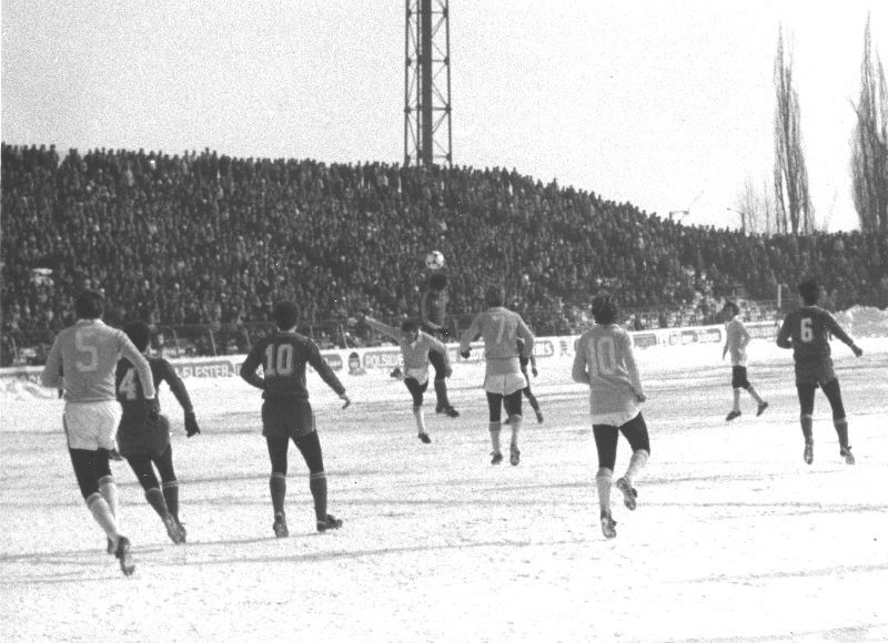 Archiwalne zdjęcia stadionu, piłkarzy, działaczy i kibiców...