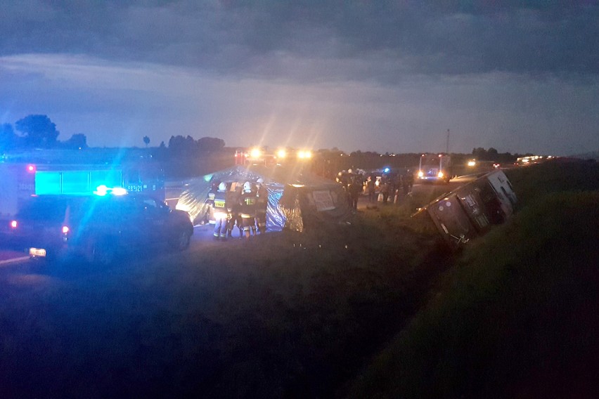 Wypadek autobusu na A2 w Szczawinie
