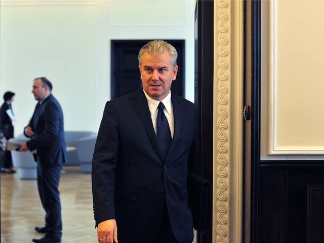 Minister sprawiedliwości Cezary Grabarczyk podał się do dymisji.