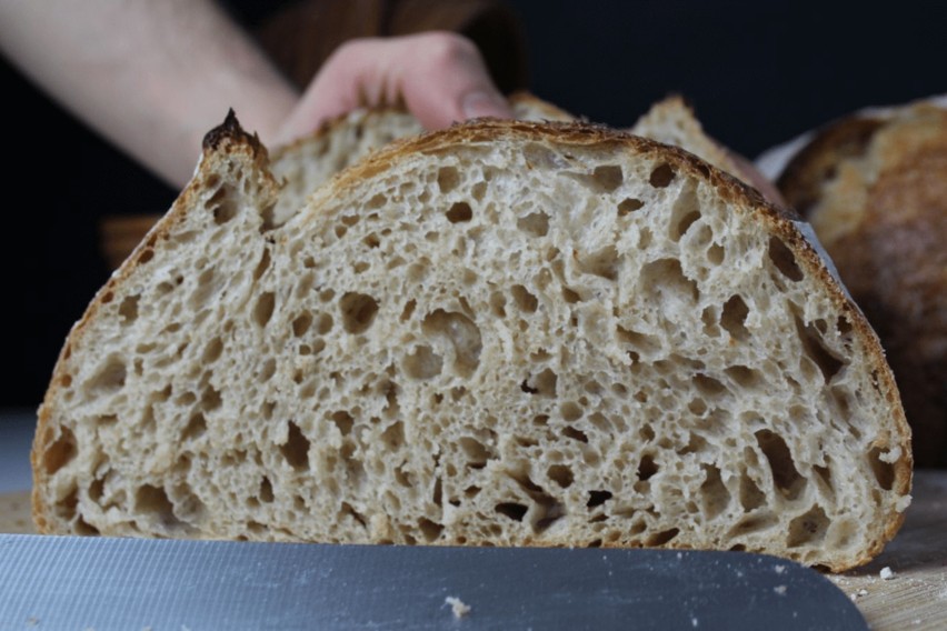 Chleb wiejski z dodatkiem 20% mąki orkiszowej razowej