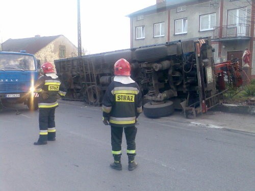 Tir wywrócił się na ulicy Kilińskiego w Lipsku