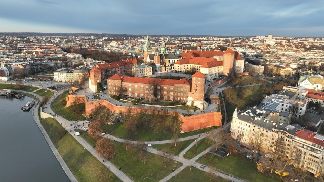 Nieoficjalne wyniki wyborów do Rad Dzielnic Miasta Krakowa w dniu 10 grudnia 2023 r. prezentujemy na kolejnych slajdach.