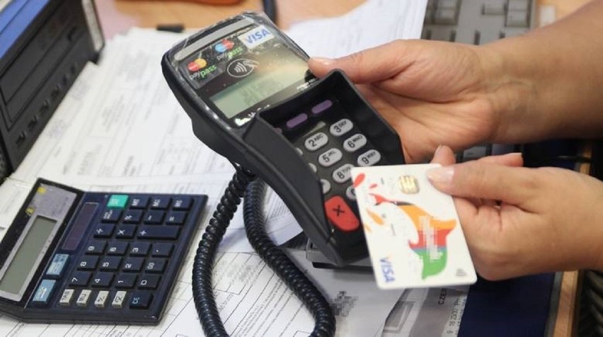 VISA podnosi limit płatności kartą bez PIN-u