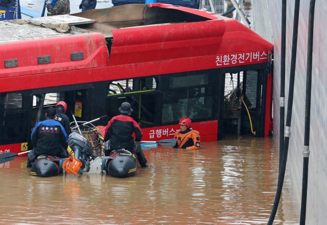 Kilkadziesiąt osób zginęło w wyniku powodzi, które nawiedziły Koreę Południową