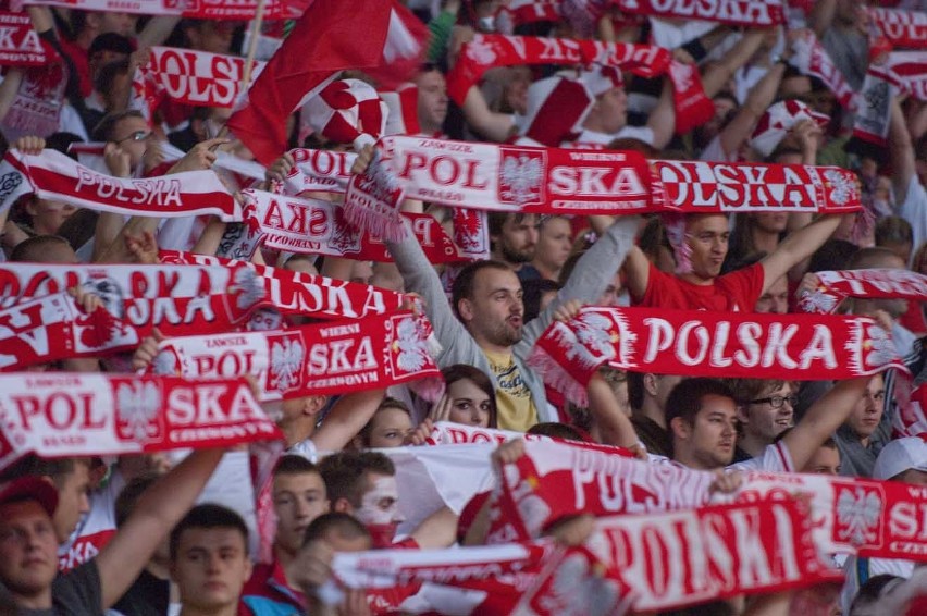 Koszalinianie kibicują Polsce w meczu z Rosją....