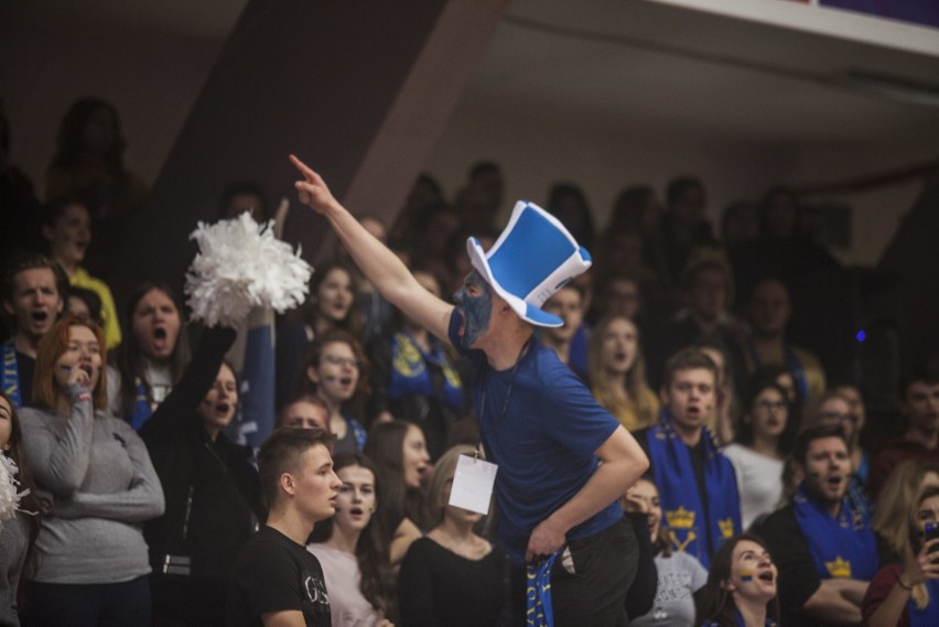 Charytatywny mecz UJ vs. AGH. Studenci dwóch największych uczelni w Krakowie połączyli siły [ZDJĘCIA]