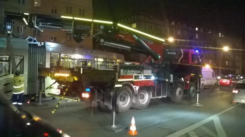 Wrocław: Tramwaj linii nr 4 wykoleił się na ul. Grabiszyńskiej (OBJAZDY) 