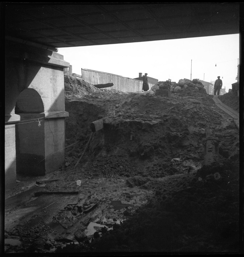 Budowa kanału pod wiaduktem na Tramwajowej.