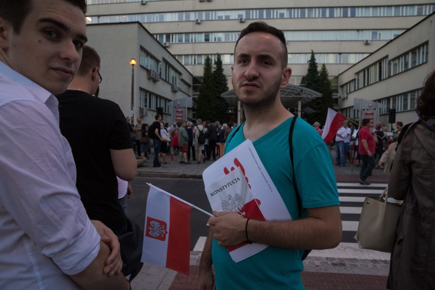 "Wolne sądy, chcemy weta!". Tłumy krakowian protestowały w obronie wolnych sądów