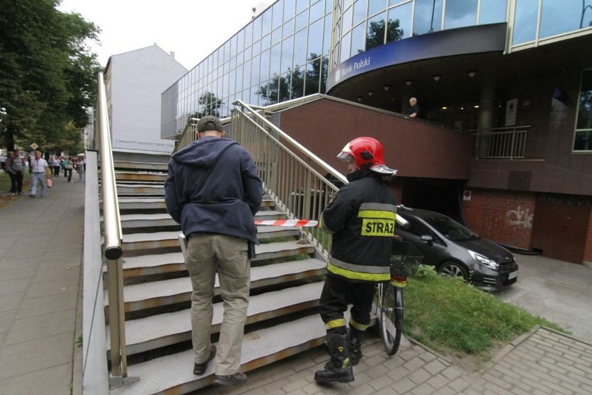 Ewakuacja banku we Wrocławiu. Podejrzany pakunek