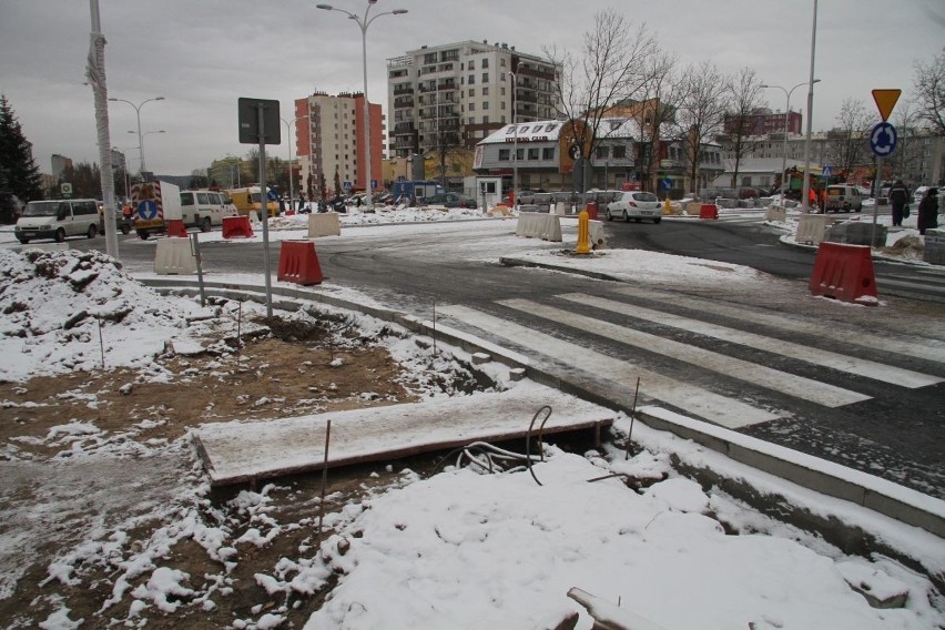 Duże opóźnienie w budowie ronda w Kielcach (ZDJĘCIA)
