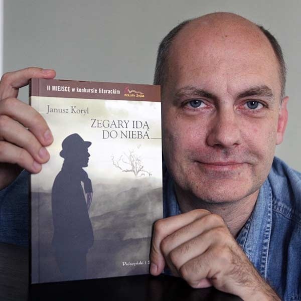 - Cieszę się, że moja książka, dzięki ogólnopolskiemu wydawnictwu, trafi do szerszego grona czytelników - mówi Janusz Koryl.