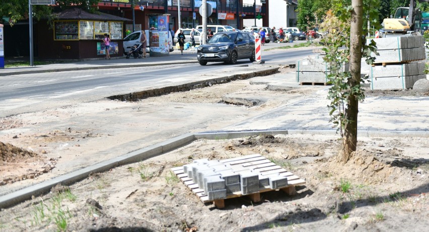 Inwestycje w Radomiu. Trwają pracace na ulicy Okulickiego. Zobacz jak postępują prace.