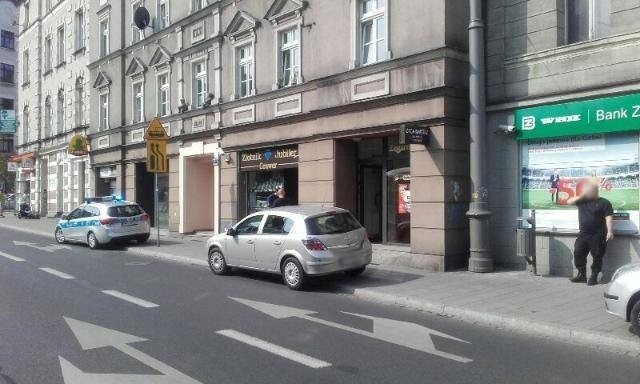 Napad na jubilera przy ul. Kościuszki w Katowicach [ZDJĘCIA]