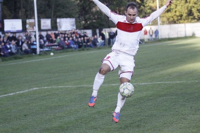 Derby naszego województwa przyniosły dużo walki oraz zasłużoną wygraną przyjezdnych.