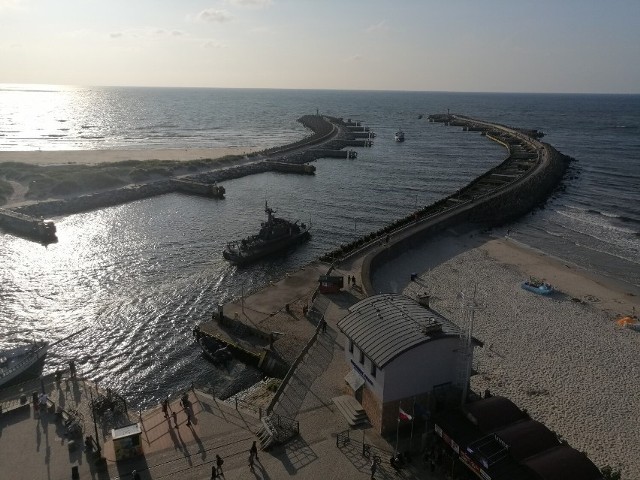 Falochron zachodni stał się dostępny po zdemontowaniu na plaży płotu, oddzielającego teren Marynarki Wojennej.